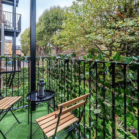 Apartment In Elephant & Castle With Parking London Eksteriør billede